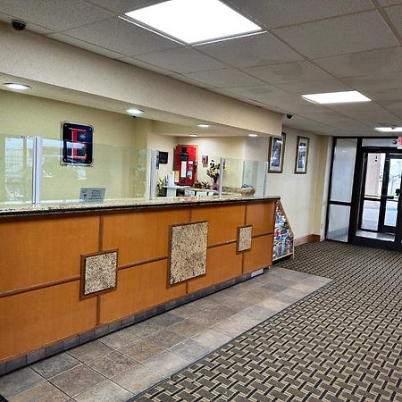 Executive Inn Далас Екстериор снимка