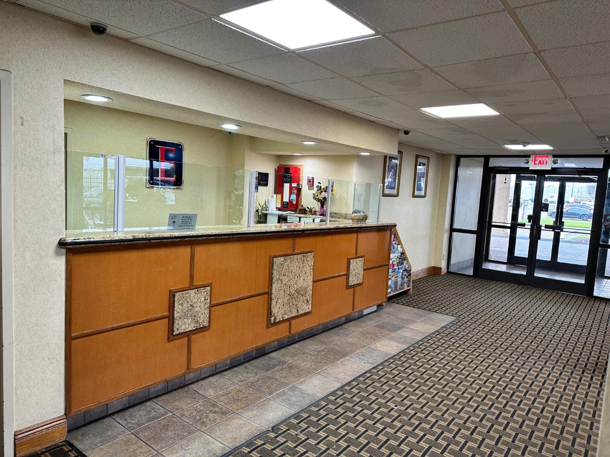 Executive Inn Далас Екстериор снимка