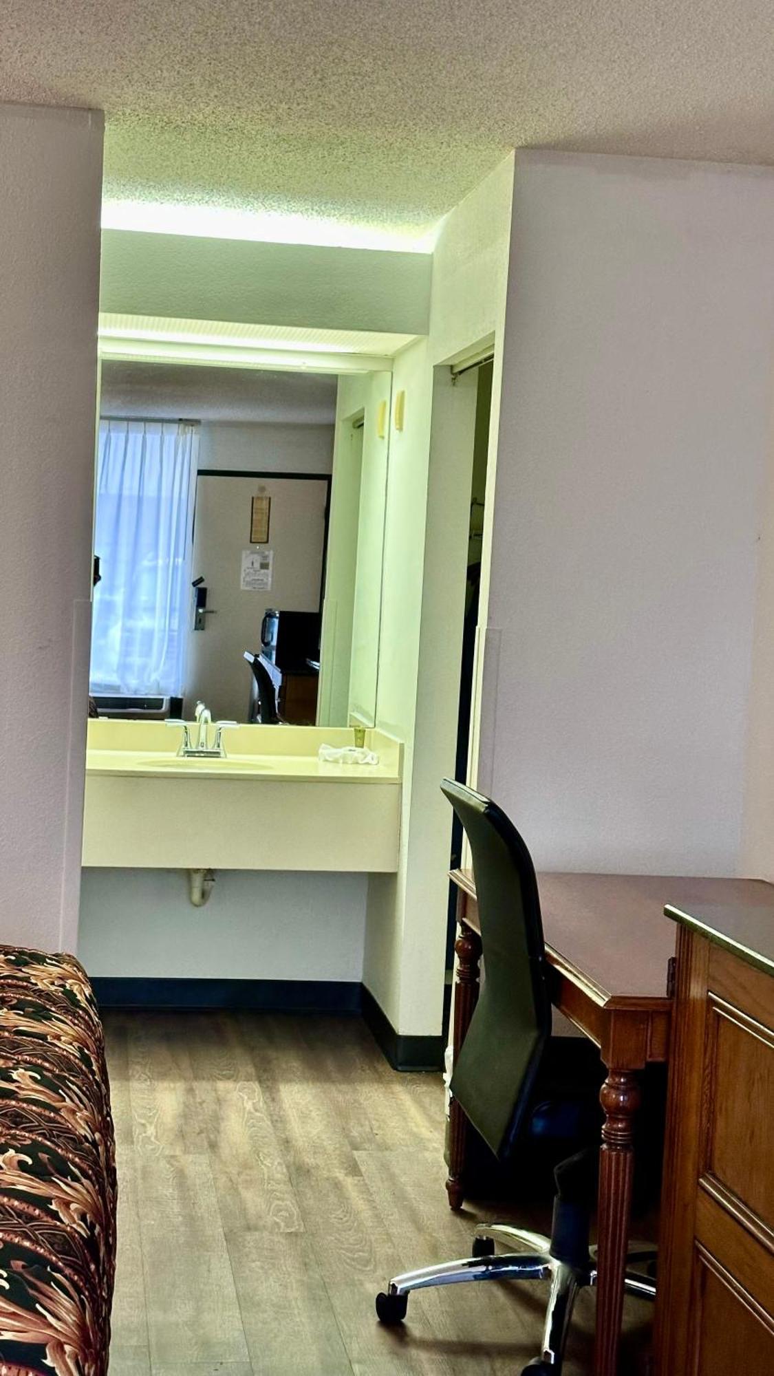 Executive Inn Далас Стая снимка